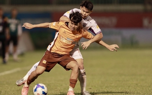 'Ngọc thô' HAGL được HLV Kiatisuk trao cơ hội, ghi bàn sau 4 mùa chơi V-League