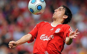 Cựu sao Liverpool thoát chết trong vụ tấn công bằng lựu đạn tại nhà riêng