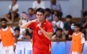 Quả bóng vàng futsal Việt Nam tỏa sáng trước Saudi Arabia