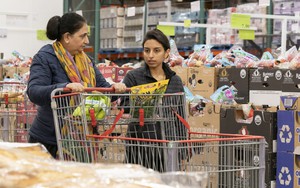 Người tiêu dùng Mỹ đổ xô tích trữ hàng hóa trước lo ngại giá cả leo thang