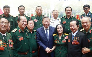 Tổng Bí thư gặp mặt cựu chiến binh, thanh niên xung phong tham gia kháng chiến chống Mỹ 