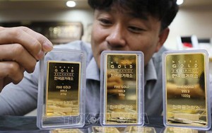 Giá vàng châu Á thấp nhất hai tuần