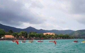 Mừng 50 năm non sông liền một dải - Đất nước trọn niềm vui