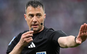 Trọng tài từng bị treo còi vì nhận hối lộ bắt chính trận MU vs Tottenham ở chung kết Cúp C2