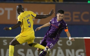 Bình luận viên Quang Huy: 'V-League nóng cả chuyên môn cùng chuyện bên lề'