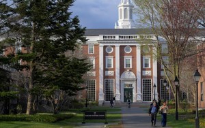 Mỹ giảm thêm hơn 400 triệu USD tiền tài trợ cho trường Đại học Harvard
