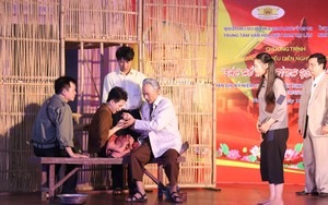 135 năm Ngày sinh Chủ tịch Hồ Chí Minh: Sống mãi tình yêu bao la của Bác tại Lào