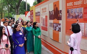 Triển lãm "Chủ tịch Hồ Chí Minh - Tinh hoa dân tộc, tầm vóc thời đại" trưng bày gần 300 tư liệu quý