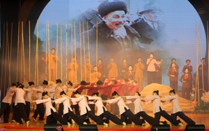 Hội diễn “Tiếng hát Làng Sen” toàn quốc: Nơi nghệ thuật cất cánh từ lòng kính yêu Bác 