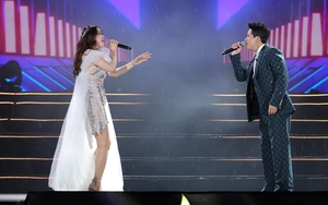 "Dòng chảy khát vọng": Thu Phương, Quốc Thiên tình tứ hát dưới trời mưa