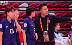 HLV Thái Lan tiết lộ học trò không dám sút luân lưu sau khi thua chung kết trước ĐT Nhật Bản