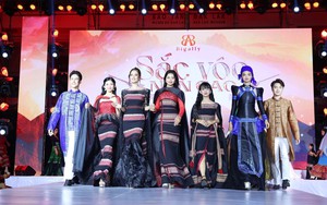 Ngắm "Sắc vóc non cao" qua những trang phục thổ cẩm Việt Nam