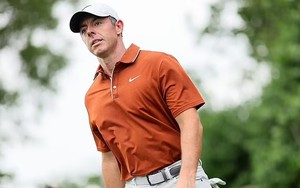 Tay golf vô địch Masters mờ nhạt tại PGA Championship, im lặng sau lùm xùm phạm luật