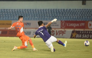 V-League 'nín thở qua đò'