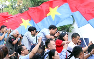 Giải thưởng Khoảnh khắc nghề báo - cuộc thi “chúng ta nói về chúng ta”