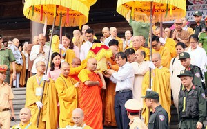 Cung tiễn xá lợi Phật Thích Ca Mâu Ni từ chùa Tam Chúc về tôn trí tại chùa Bái Đính