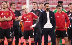 Mất tiền, mất cúp, MU mất cả linh hồn