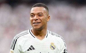 Mbappe vượt Salah và Lewandowski để giành 2 danh hiệu cao quý trong một mùa giải