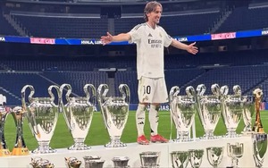 Real Madrid chia tay Luka Modric: Thế giới bóng đá nói gì về anh?