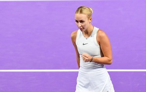 Vẻ quyến rũ khó cưỡng của tay vợt Nga được ví với Maria Sharapova