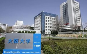 Các trường đại học toàn cầu tận dụng chính sách của Mỹ để chiêu mộ nhân tài ​