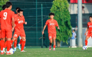 Tin nóng bóng đá Việt hôm nay 1/6: Đội tuyển Việt Nam được 'tiếp lửa' trước trận đấu với Malaysia; Sao Việt kiều tự tin hòa nhập