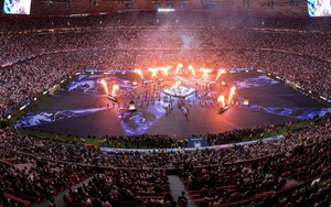 Màn trình diễn âm nhạc trước trận chung kết C1 bị chê bai thậm tệ