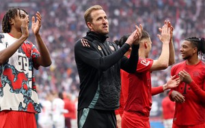 Clip Harry Kane hát ăn mừng chức vô địch Bundesliga đạt 7,7 triệu lượt xem