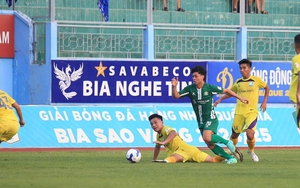 Công Phượng khó gánh giấc mơ thăng hạng của Bình Phước