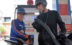 Giá xăng RON 95-III và E5 RON 92 cùng giảm