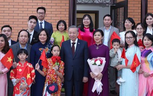 Tổng Bí thư Tô Lâm gặp gỡ cán bộ Đại sứ quán và cộng đồng người Việt Nam tại Kazakhstan