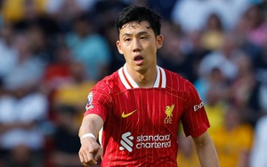 Wataru Endo xứng đáng với hàng rào danh dự tại Stamford Bridge