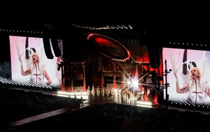 Lady Gaga trên bờ biển Copacabana: Thúc đẩy bản thân lên những tầm cao mới