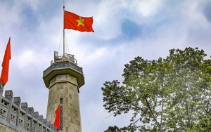 Lịch sử vang vọng trên đỉnh cột cờ A Pa Chải