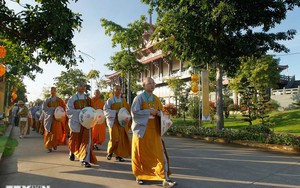Người dân TP.HCM háo hức trải nghiệm Đại lễ Vesak Liên Hợp Quốc 2025