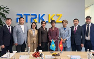 Tổng giám đốc TTXVN thăm, làm việc tại Tổ hợp Phát thanh và Truyền hình Kazakhstan