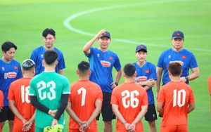 HLV Kim Sang Sik ưu tiên hàng thủ ổn định của đội tuyển Việt Nam