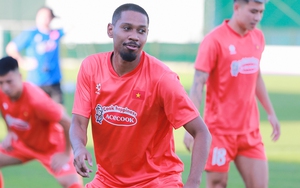 Nguyễn Filip báo tin cho Quang Vinh được lên đội tuyển, hậu vệ Việt kiều rưng rưng xúc động