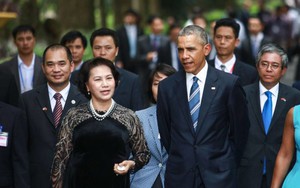 Tổng thống Barack Obama tới thăm Khu di tích Chủ tịch Hồ Chí Minh