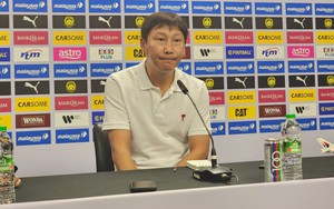 HLV Kim Sang Sik xin lỗi CĐV, chỉ ra nguyên nhân khiến đội tuyển Việt Nam thua đậm Malaysia