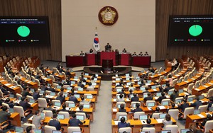 Hàn Quốc thông qua dự luật điều tra đặc biệt vợ chồng cựu Tổng thống Yoon Suk Yeol