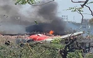 Vụ rơi máy bay tại Ấn Độ: Ít nhất 133 người thiệt mạng - Thủ tướng Ấn Độ chỉ đạo khẩn