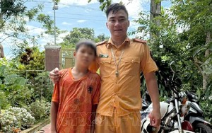 Chiến sĩ Cảnh sát giao thông lao xuống sông chảy xiết cứu nam sinh đuối nước