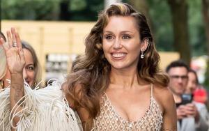 Album "Something Beautiful" của Miley Cyrus: Liệu pháp "chữa lành" bằng âm nhạc