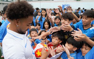 Tin nóng bóng đá Việt hôm nay 17/6: HLV Mai Đức Chung được vinh danh; Xuân Son hứa trở lại mạnh mẽ