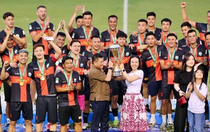 Bóng đá Hà Nam Ninh lên ngôi