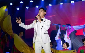 Quán quân Nguyễn Ngọc Khánh và liveshow đầu tiên nhiều cảm xúc