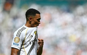 Alexander-Arnold bị chỉ trích vì màn ra mắt mờ nhạt trong màu áo Real Madrid