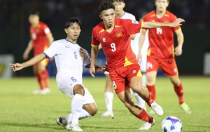 HLV Kim Sang Sik trao cơ hội 'vàng' cho Minh Khoa