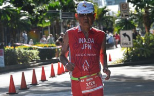 Cụ ông 92 tuổi lập kỷ lục thế giới tại cuộc thi IRONMAN 70.3